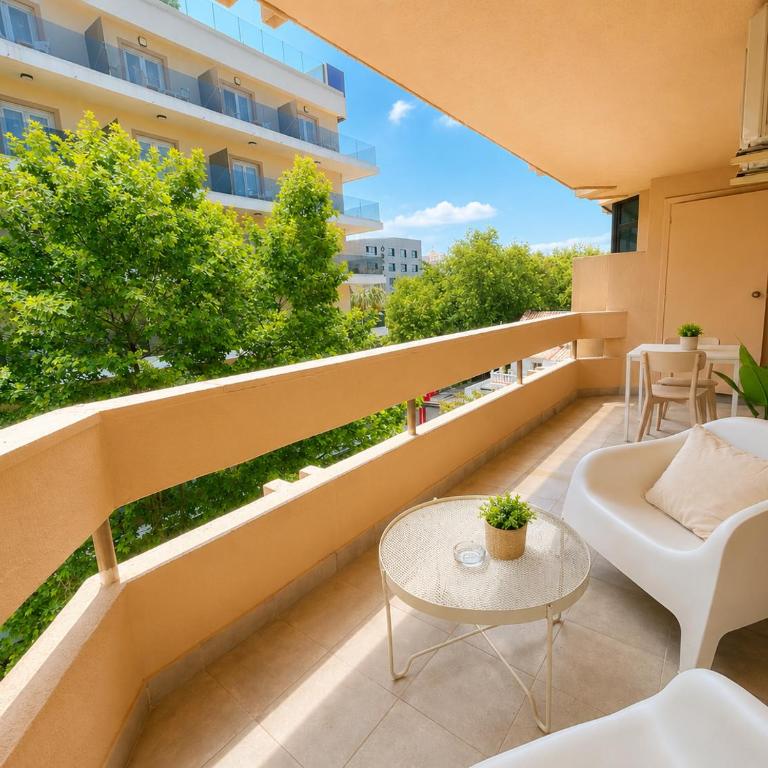 Magnolia Central Apartment III Big Terrace & Free Parking - One-Bedroom Apartment - 15