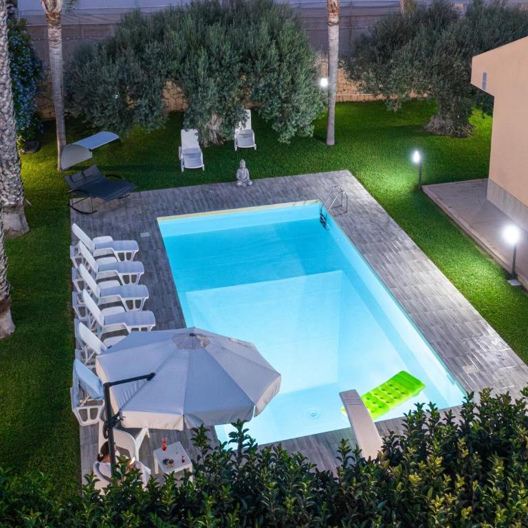 Spacious Coastal Villa with Pool in Scicli - Villa - 1
