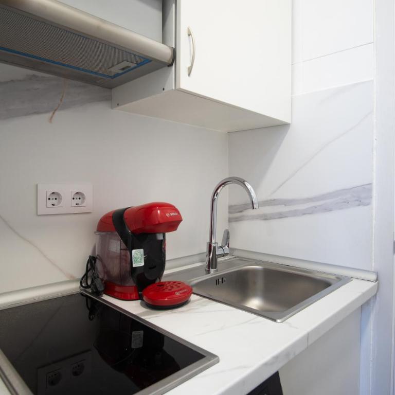 Modern Studio Latina Madrid - One-Bedroom Apartment - 2