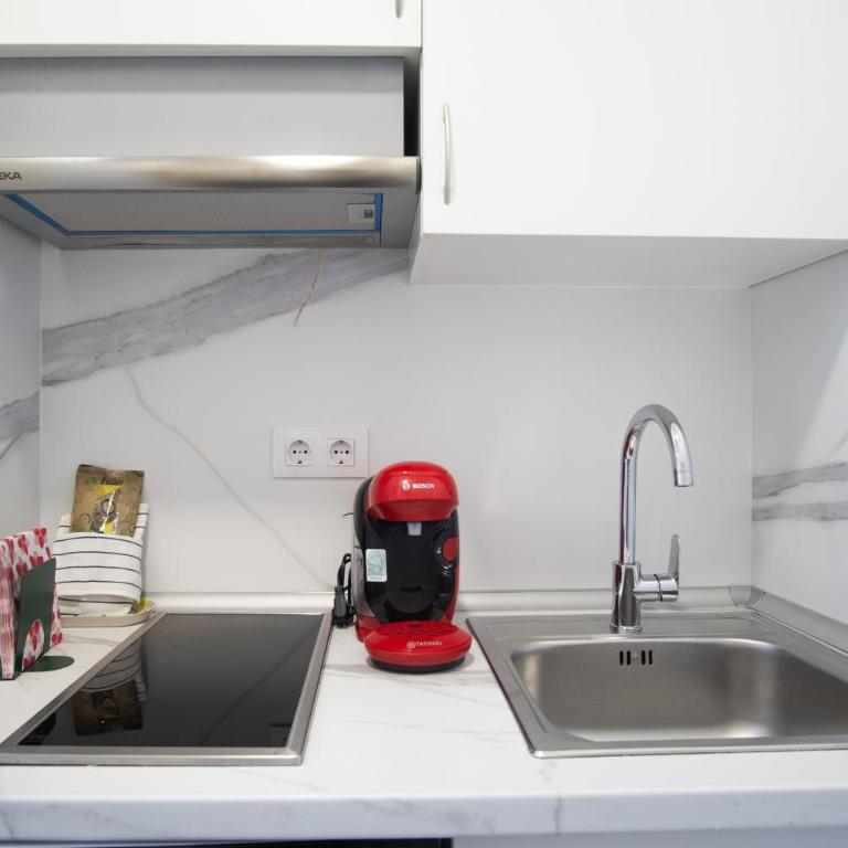 Modern Studio Latina Madrid - One-Bedroom Apartment - 12