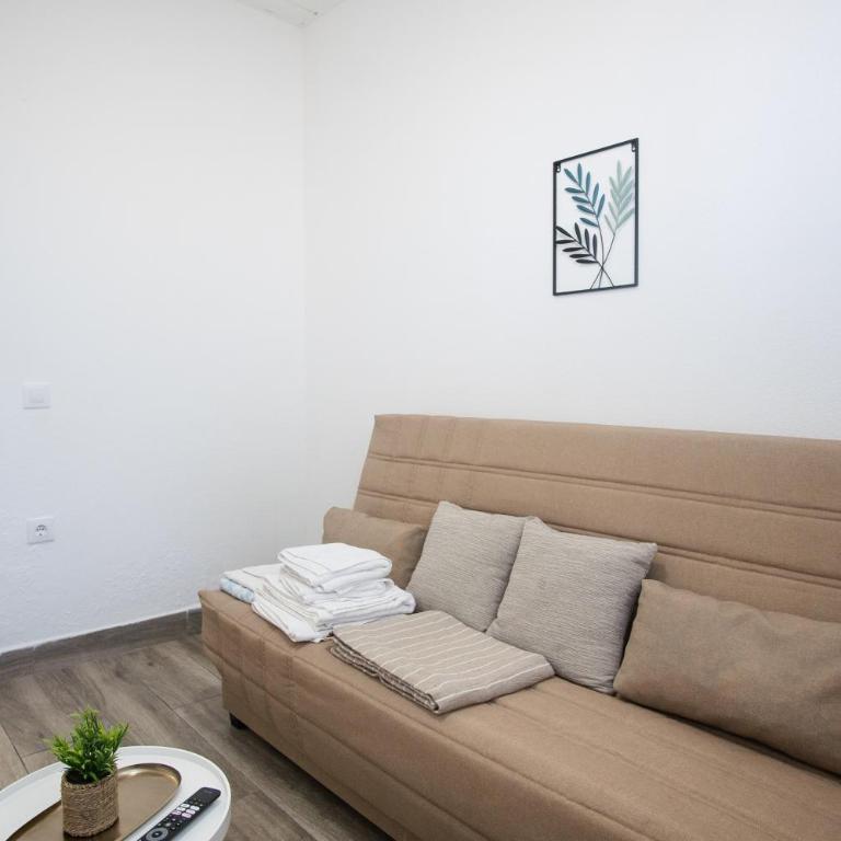 Modern Studio Latina Madrid - One-Bedroom Apartment - 15