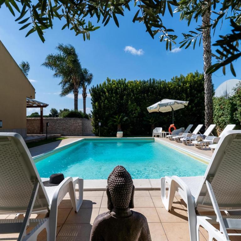 Spacious Coastal Villa with Pool in Scicli - Villa - 32