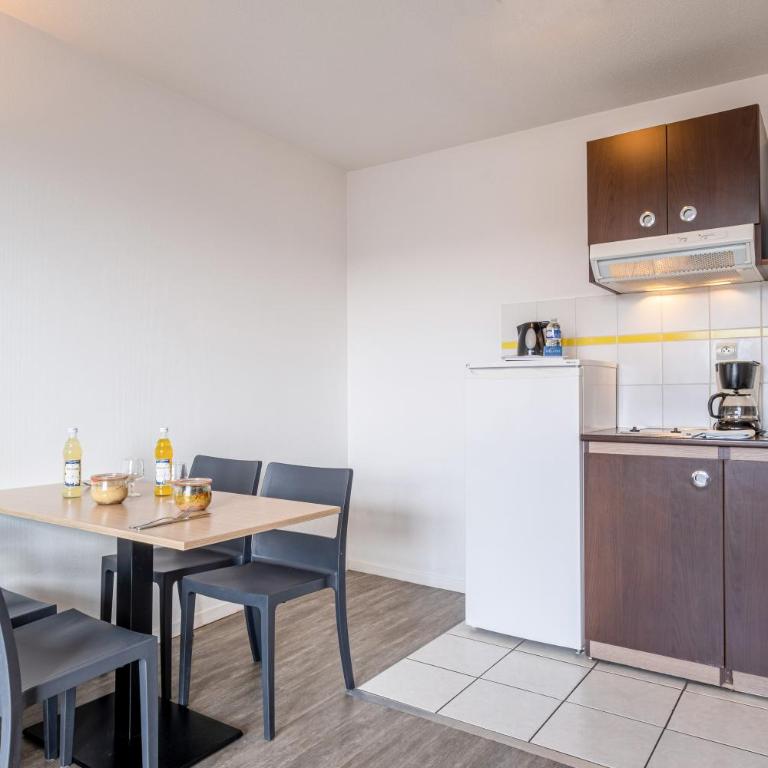 Zenitude Hôtel-Résidences Les Hauts d'Annecy - Appartement - 5