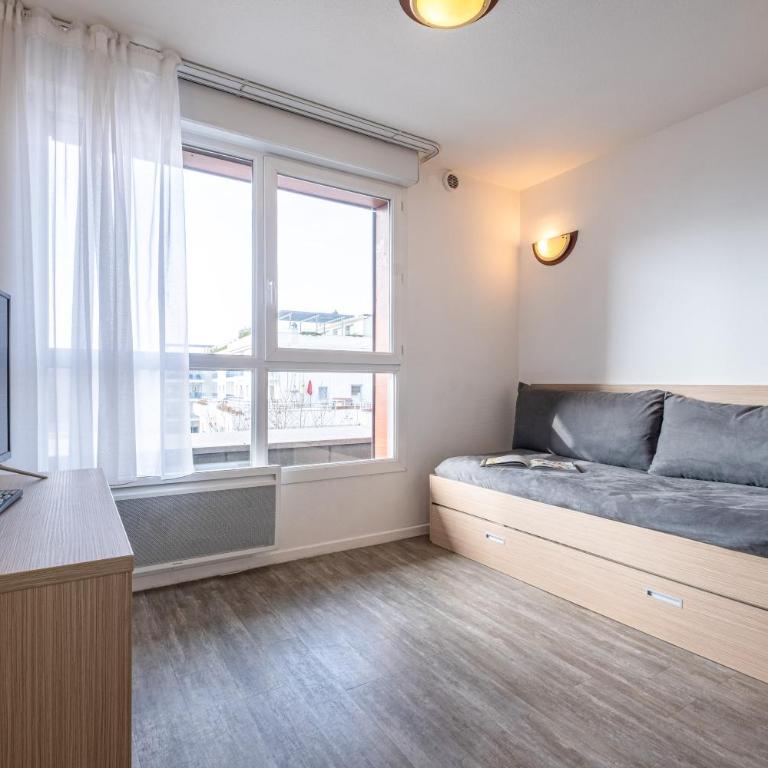 Zenitude Hôtel-Résidences Les Hauts d'Annecy - Appartement - 4