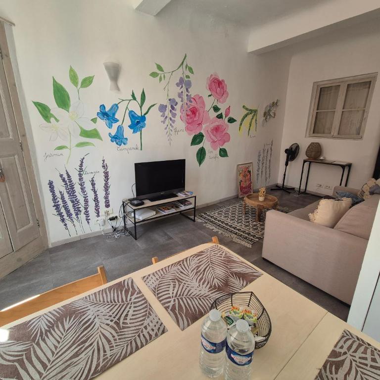 L'Escapade Fleurie - Joli 2 pièces centre historique de Grasse WIFI - One-Bedroom Apartment - 1