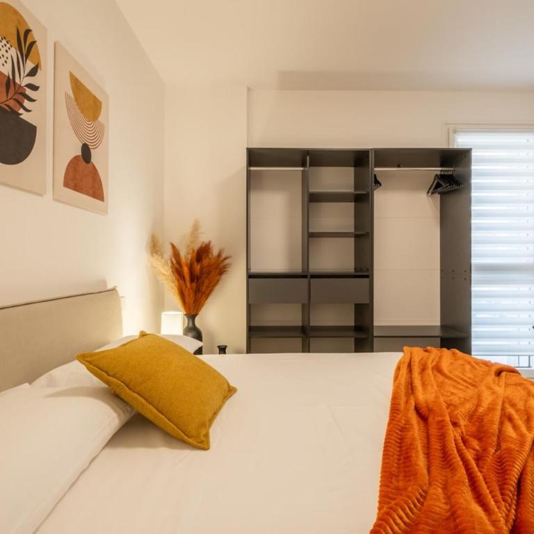 Amo Apartment- Design & Balcone -Residenza Alfieri - Two-Bedroom Apartment with Balcony - 12