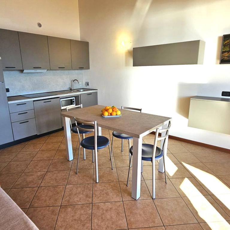Residence Borgo Dei Limoni - Appartamenti con Garage - Appartamento con 1 Camera da Letto e Vista Lago (4 Adulti) - 12