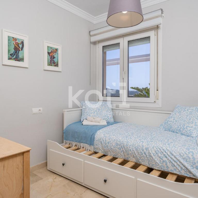 Terraza y Piscina - Koti Rentals - Ático Margarita - Apartamento de 3 dormitorios - 24