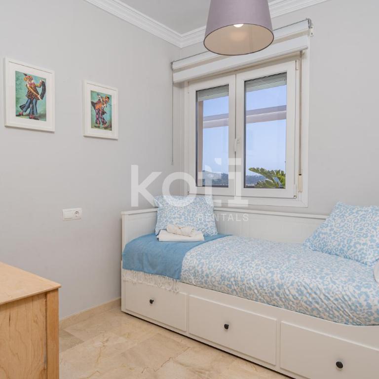 Terraza y Piscina - Koti Rentals - Ático Margarita - Apartamento de 3 dormitorios - 23
