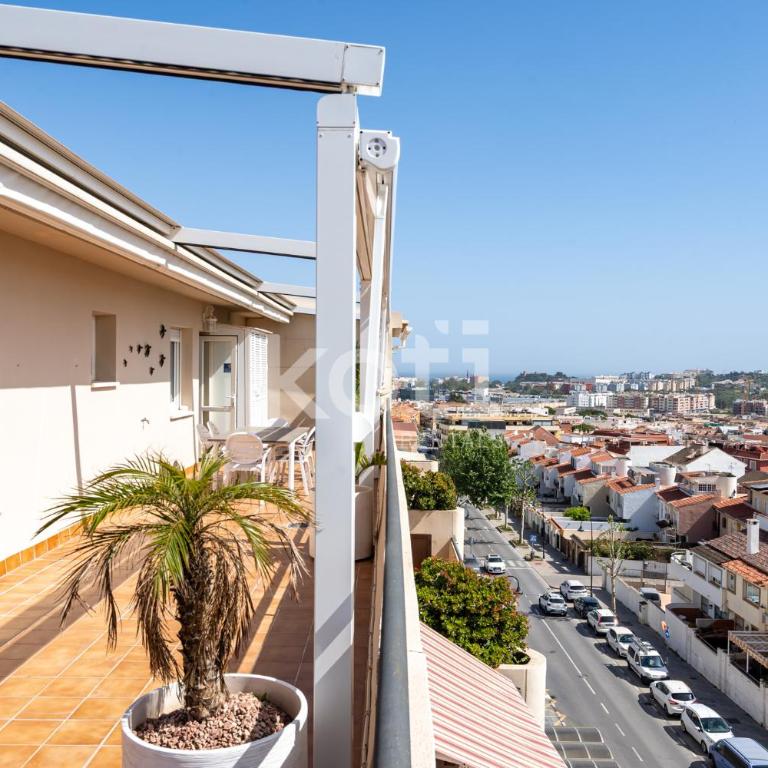 Terraza y Piscina - Koti Rentals - Ático Margarita - Apartamento de 3 dormitorios - 44