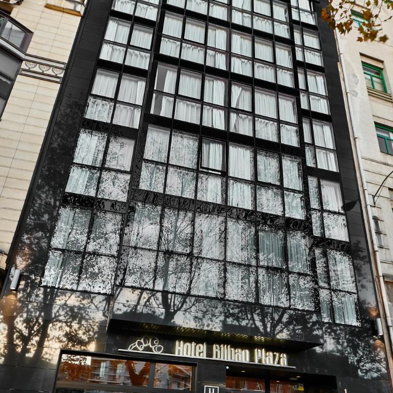 Hotel Bilbao Plaza - Double or Twin Room with View - 6
