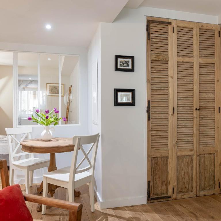 Les Petits Volets Appartements à 100m de la mer - Appartement Supérieur - 7