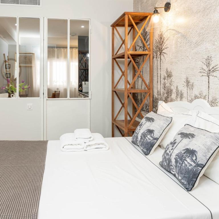 Les Petits Volets Appartements à 100m de la mer - Appartement Supérieur - 24