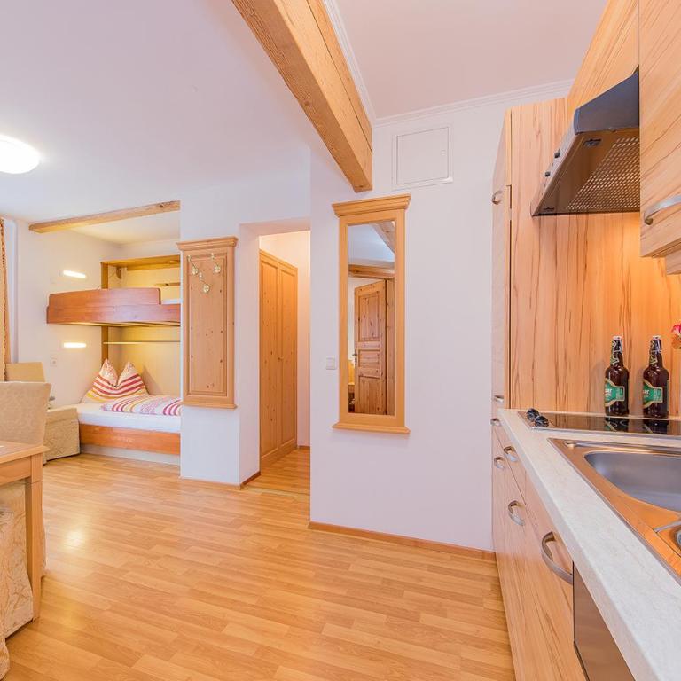 Hotel - Pension Ötzmooshof - Apartment mit 1 Schlafzimmer, Balkon und Bergblick - 2