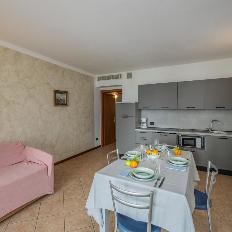 Residence Borgo Dei Limoni - Appartamenti con Garage - Appartamento con 2 Camere da Letto e Vista Lago - 10