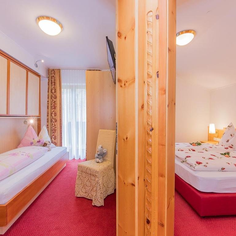 Hotel - Pension Ötzmooshof - Apartment mit 2 Schlafzimmern und Bergblick - 3