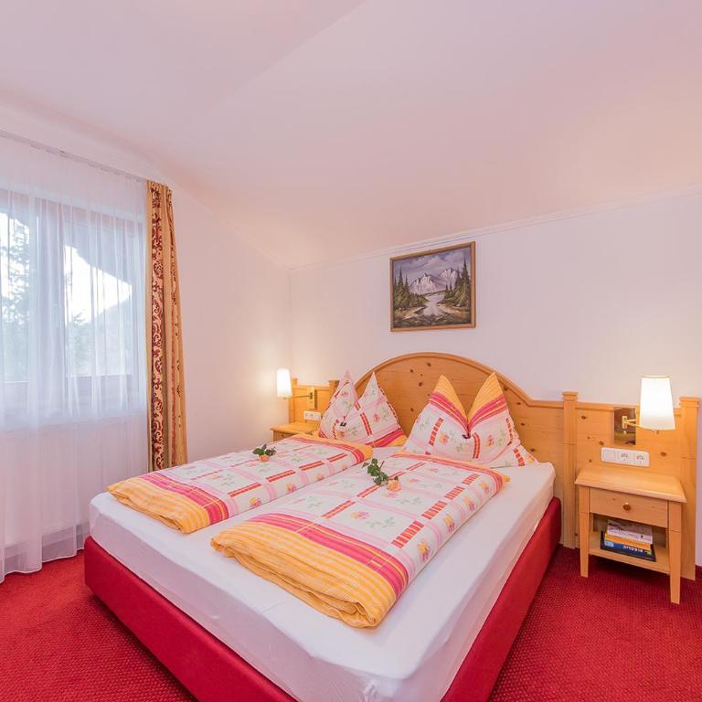 Hotel - Pension Ötzmooshof - Apartment mit 1 Schlafzimmer, Balkon und Bergblick - 2
