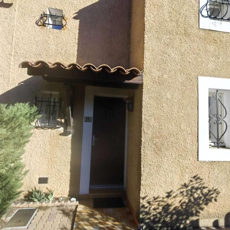 Villa Mitoyenne Calme avec Piscine, Clim et Parking pour 4 Pers. - FR-1-607-179 - Villa - 18