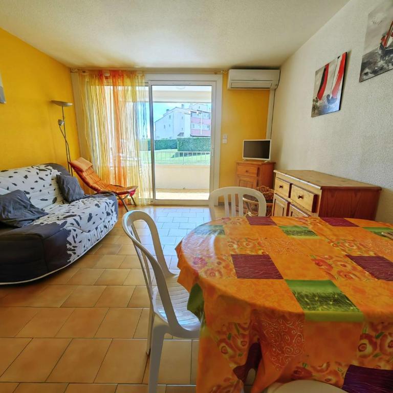 Studio cabine spacieux avec piscine, proche plage - FR-1-607-81 - Studio - 1