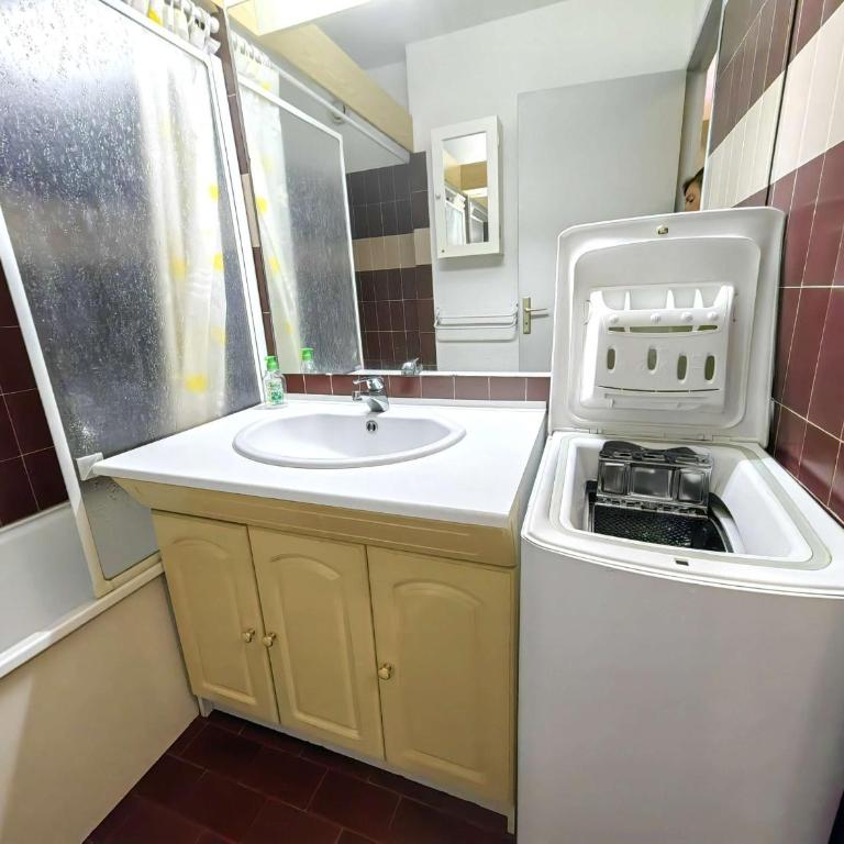 Studio cabine spacieux avec piscine, proche plage - FR-1-607-81 - Studio - 26