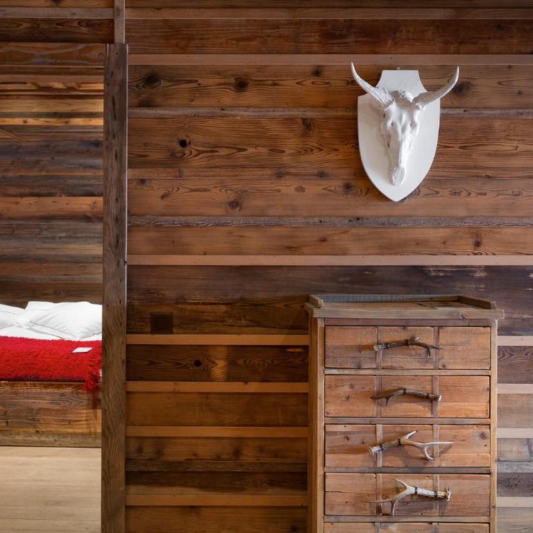 Hostellerie du Pas de l'Ours "Relais et Châteaux" - Suite de Luxe (6 Adultes) - 9