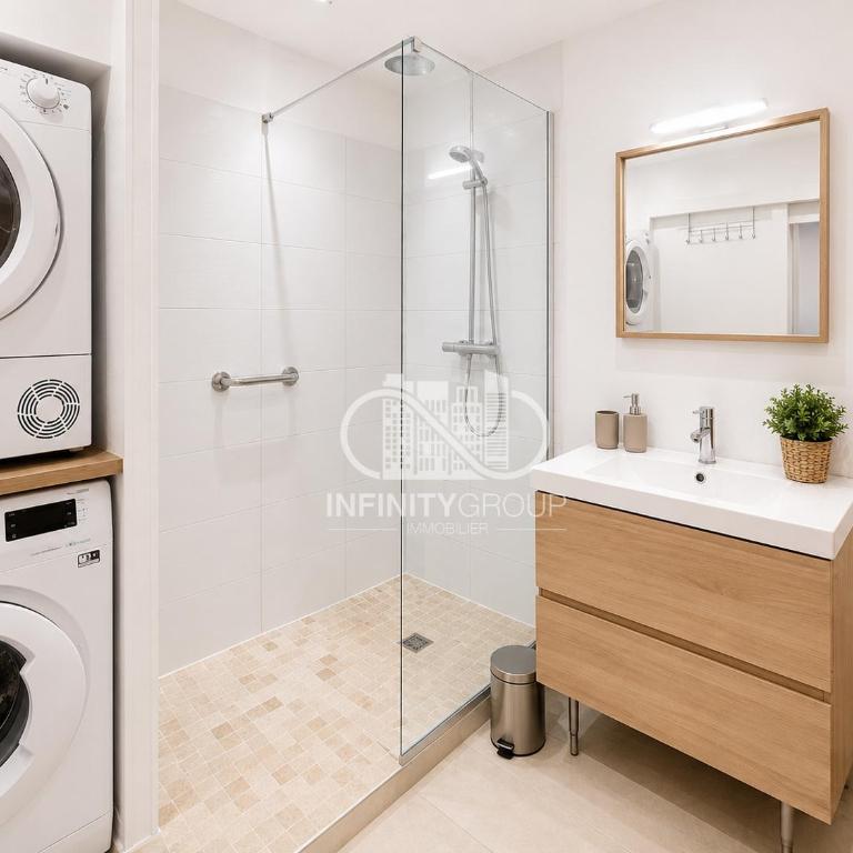 Appartement cosy au cœur de la vieille ville d’Antibes - Three-Bedroom Apartment - 10