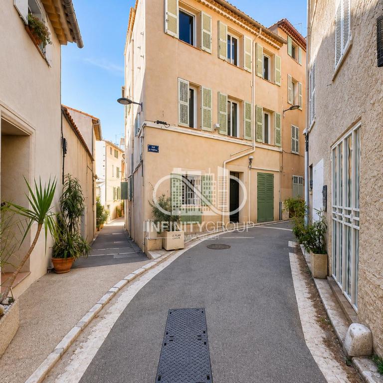 Appartement cosy au cœur de la vieille ville d’Antibes - Three-Bedroom Apartment - 3