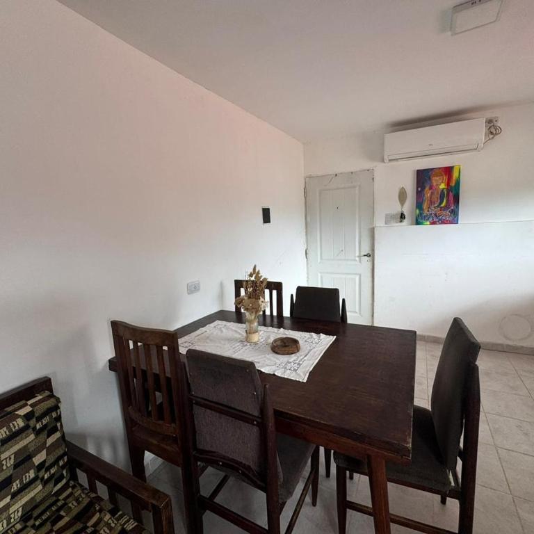 Dpto comodo con cochera en Los Perales - Apartamento de 2 dormitorios - 21