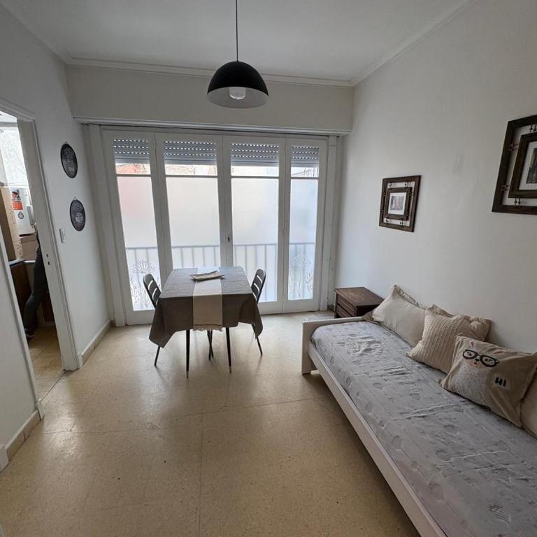 Dpto Peralta Ramos 3 personas CENTRO a metros de la Playa - Apartment - 2