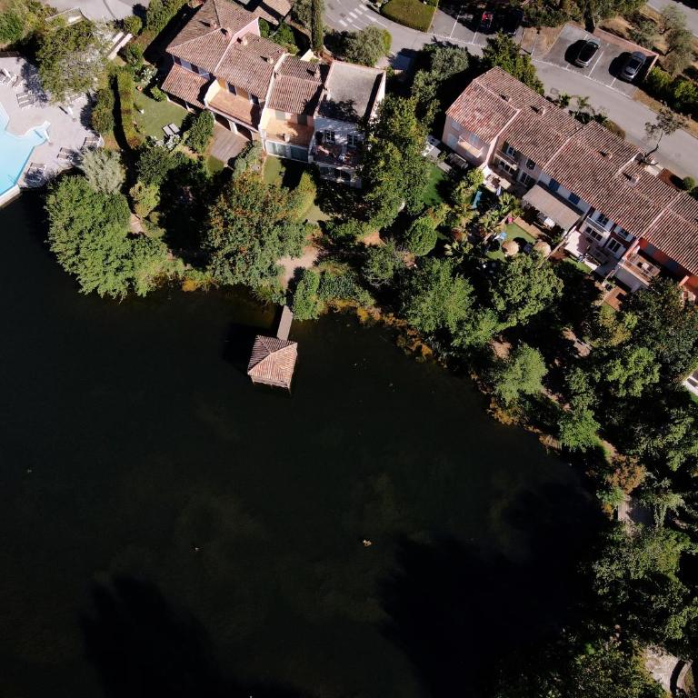 Villa du lac 3 chambres - Three-Bedroom House - 36