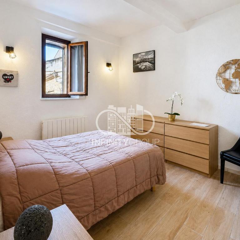 Appartement cosy au cœur de la vieille ville d’Antibes - Three-Bedroom Apartment - 2