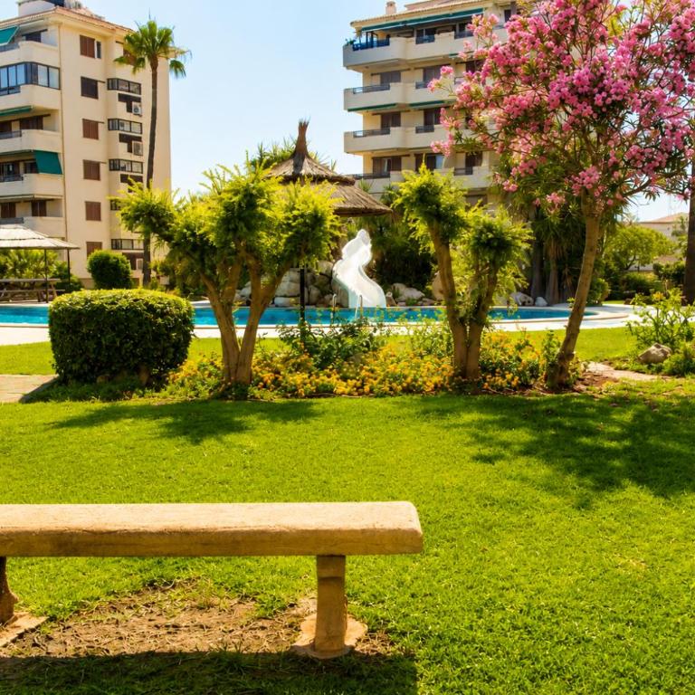 Apartamento Duna en Dénia, Urb Playa Grande, con vistas al jardín, piscina y acceso directo a la playa by Family Homes - Apartamento de 3 dormitorios - 31