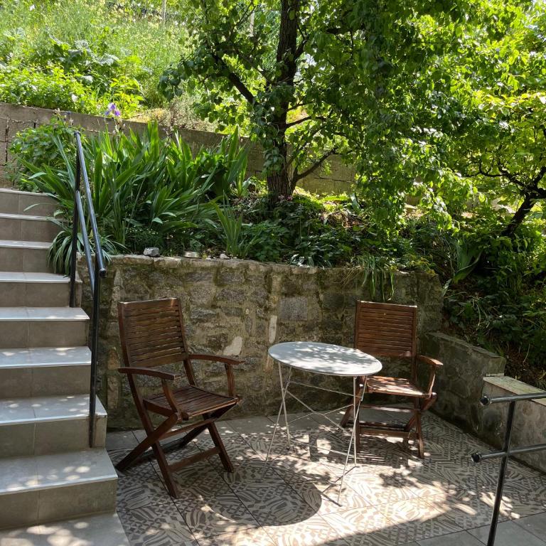 Lovely apartment with beautiful view and parking - Apartman sa 2 Spavaće Sobe - 1