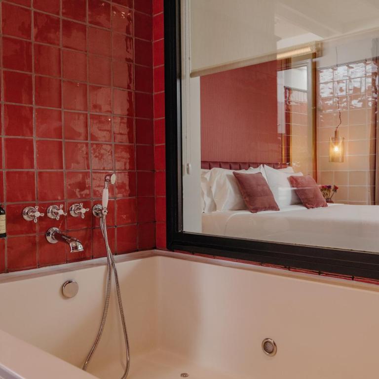 La França Travellers - Deluxe Double Room with Spa Bath - 2