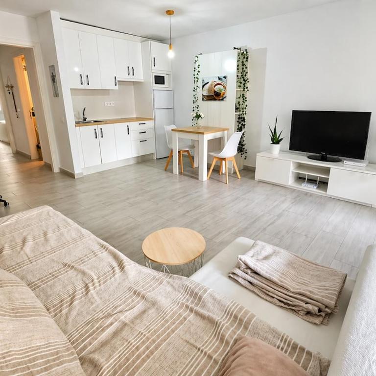 Minimalist boho-chic apartment 10 minutes from the beach - Apartamento de 1 dormitorio - 1