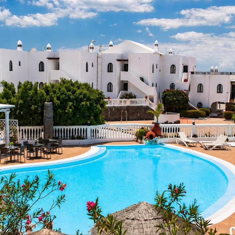 Minimalist boho-chic apartment 10 minutes from the beach - Apartamento de 1 dormitorio - 8