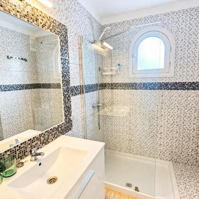 Minimalist boho-chic apartment 10 minutes from the beach - Apartamento de 1 dormitorio - 13