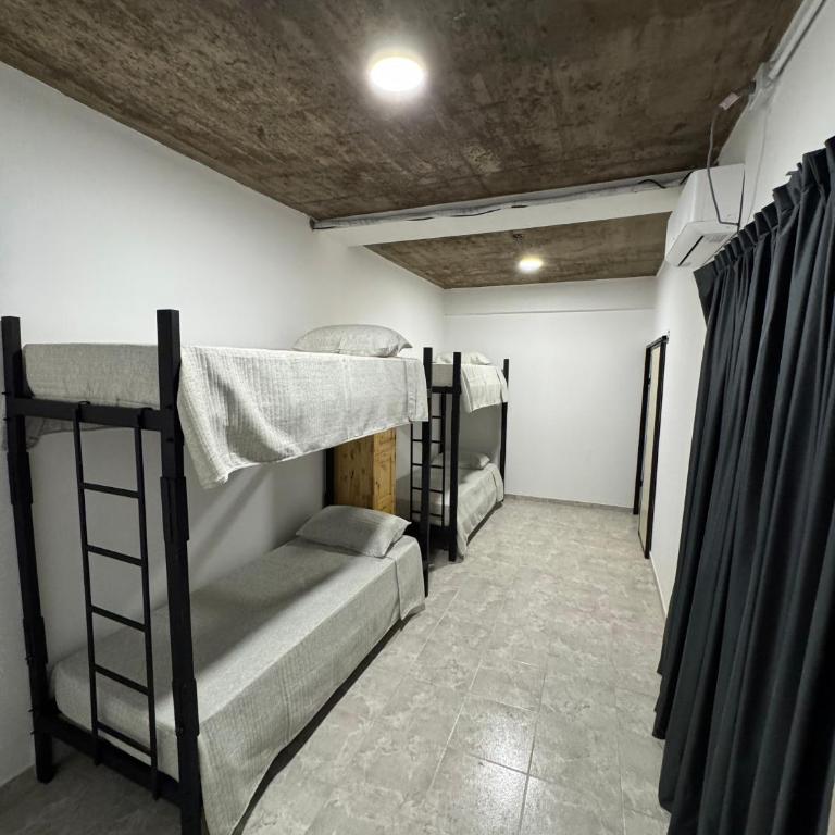 Urban River Hostel - 4-Bed Mixed Dormitory Room - 1