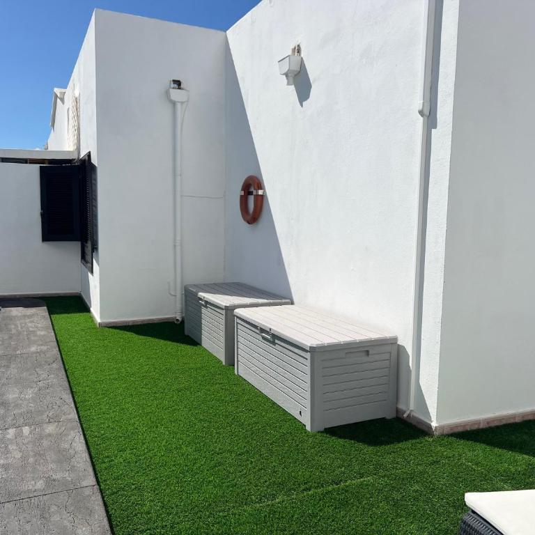 Villa Victoria just 150 metres from Playa Bastian Costa Teguise - Four-Bedroom Vacation Home - 73