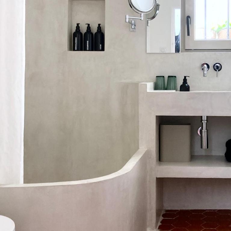 Maison d'artiste, la Roquette, Arles centre - Two-Bedroom House - 18
