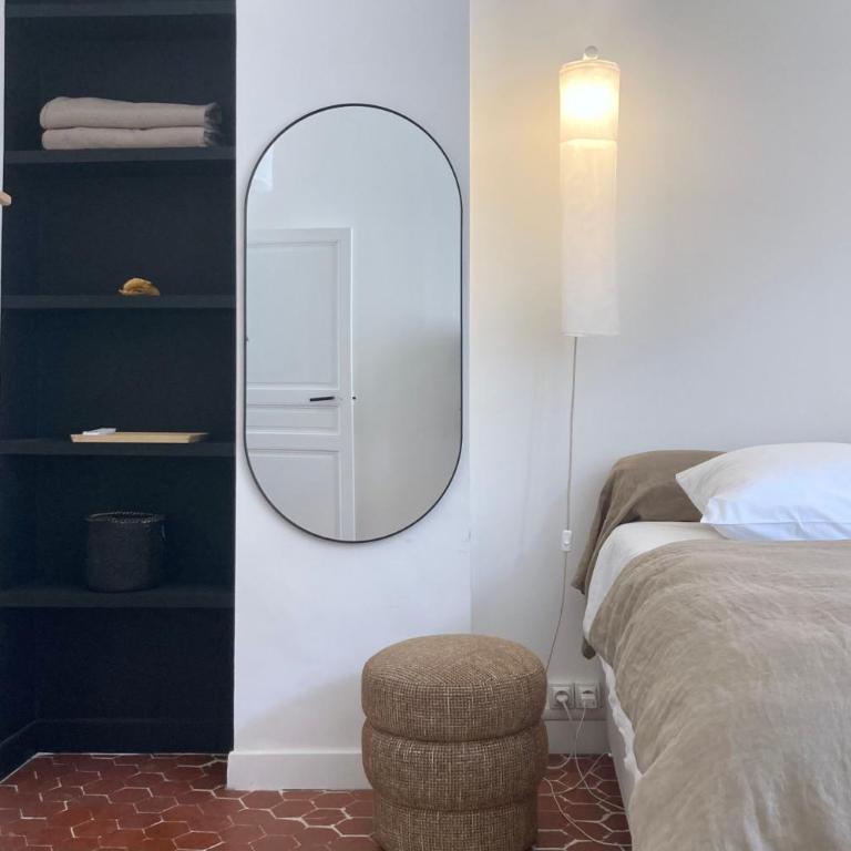 Maison d'artiste, la Roquette, Arles centre - Two-Bedroom House - 12