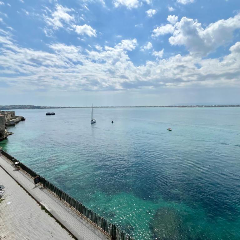 Casa Maniace - Appartamento con 3 Camere da Letto - 2