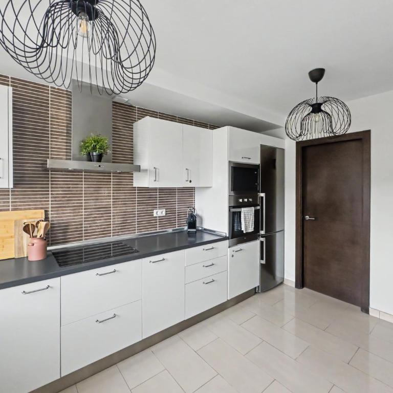 Villa Solymar - Private heated pool & Fiber-Optic WiFi - Villa with Private Pool - 16