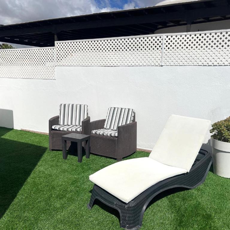 Villa Victoria just 150 metres from Playa Bastian Costa Teguise - Four-Bedroom Vacation Home - 89