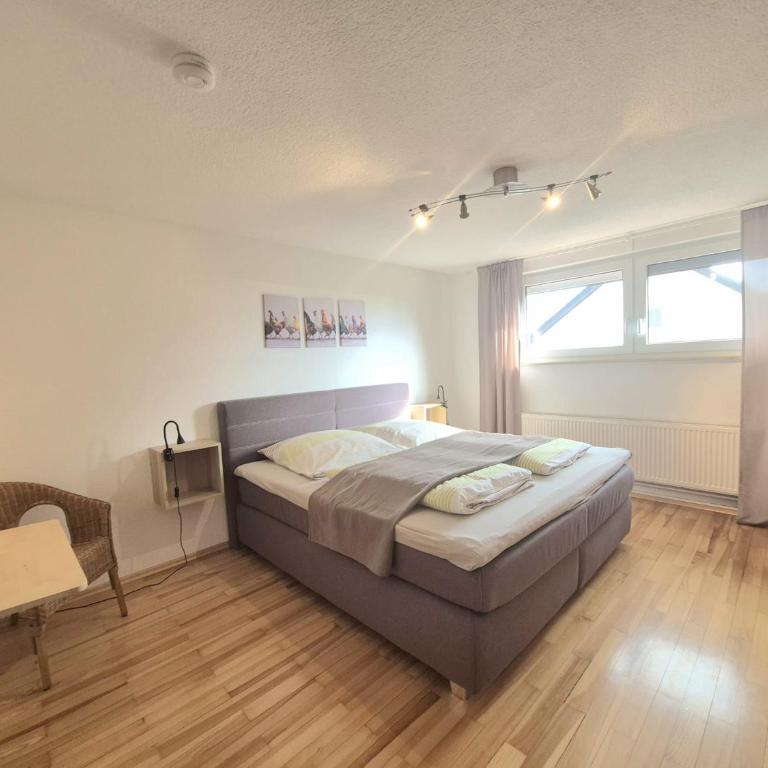 Ferienwohnungen Tanja Schoch - Two-Bedroom Apartment with Balcony and Terrace - 14