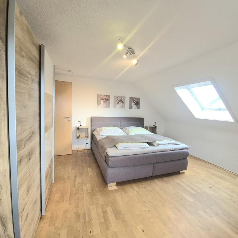 Ferienwohnungen Tanja Schoch - Two-Bedroom Apartment with Balcony and Terrace - 18