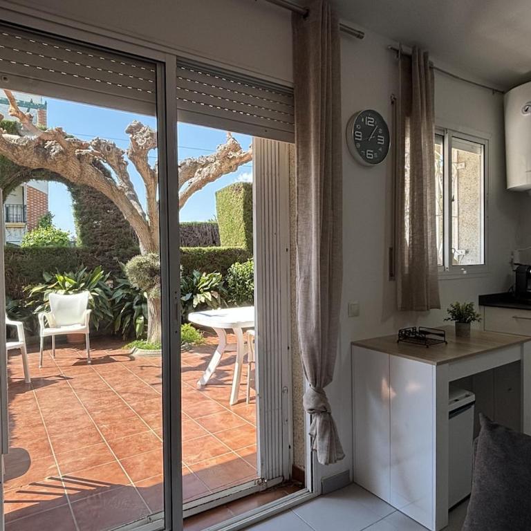 Beach & relax - Two-Bedroom Apartment - 2