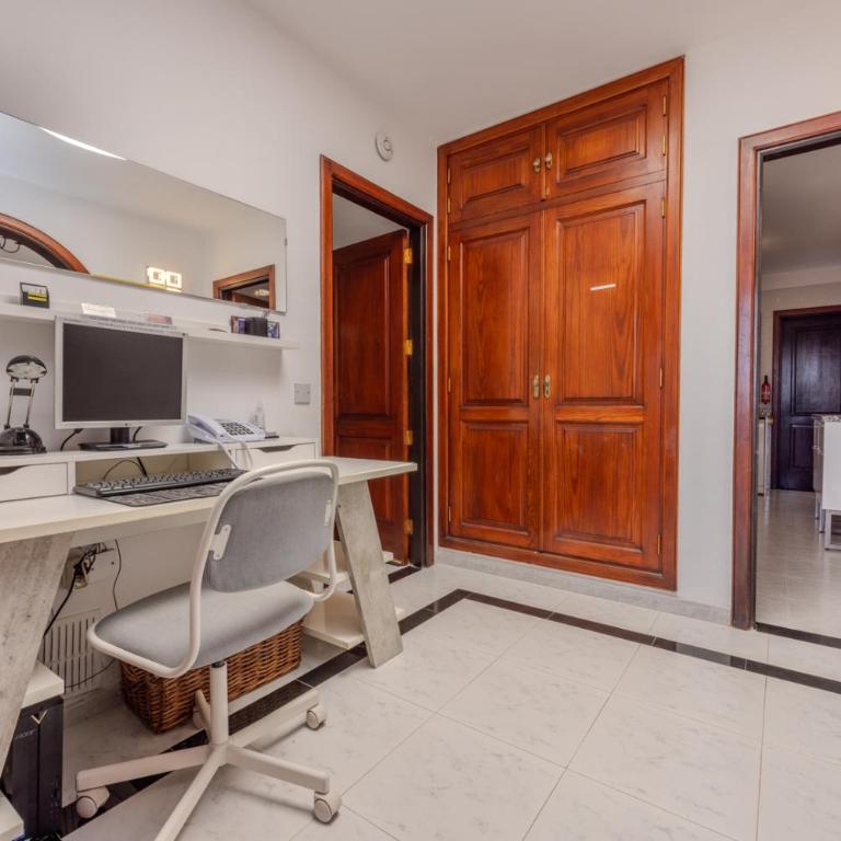 Villa Victoria just 150 metres from Playa Bastian Costa Teguise - Four-Bedroom Vacation Home - 97