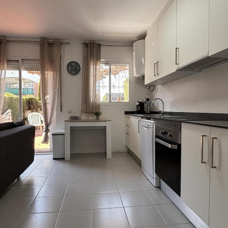 Beach & relax - Two-Bedroom Apartment - 5