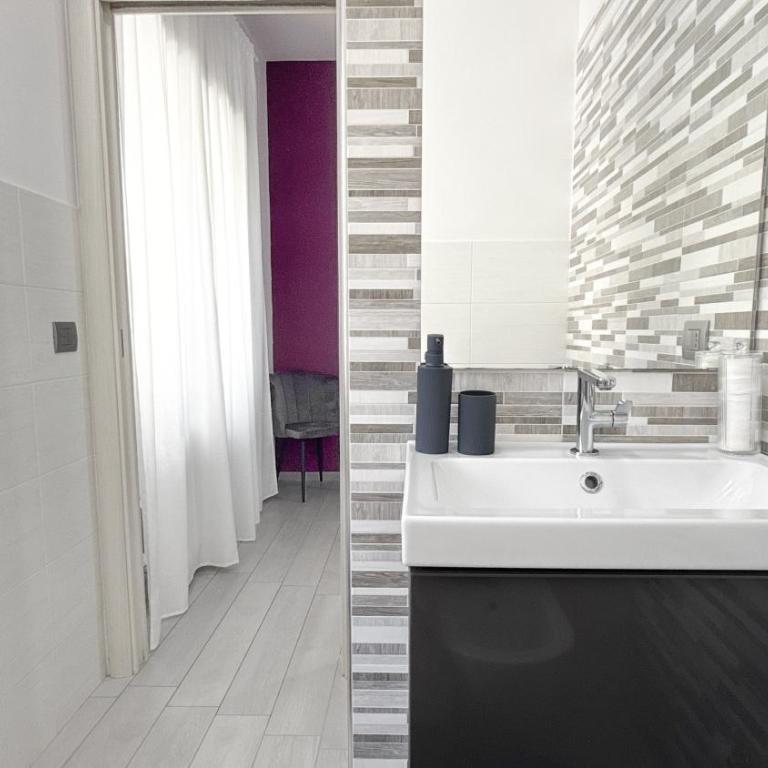 Cherry House Pescara Centro - Appartamento con 2 Camere da Letto e Balcone - 28
